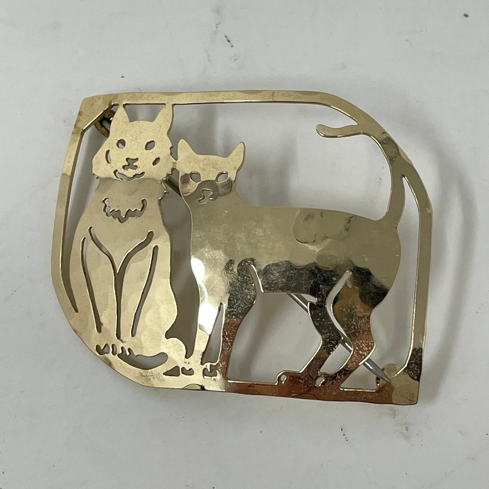 Wild Bryde Cat Duo Brooch Gold Tone Hammered Metal Feline Pin Vintage Style